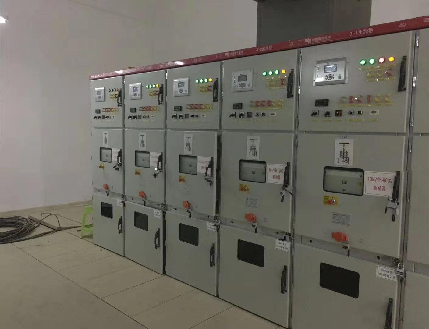 鎧裝移開式交流金屬封閉開關設備/高壓中置柜